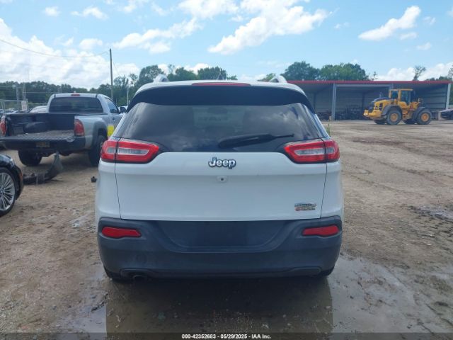 1C4PJLCB0EW212833 Jeep Cherokee Latitude