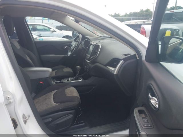 1C4PJLCB0EW212833 Jeep Cherokee Latitude
