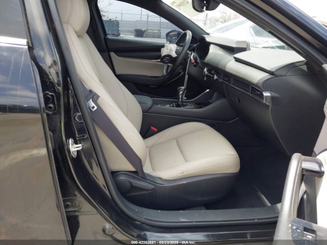 JM1BPBJM6K1123624 Mazda MAZDA3 HATCHBACK