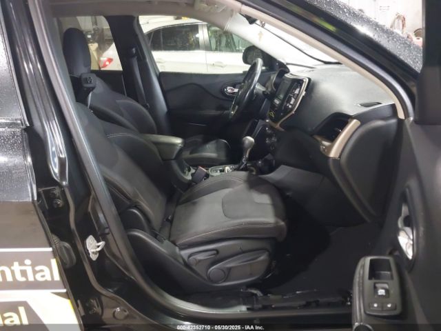 1C4PJMCBXFW588169 Jeep Cherokee Latitude