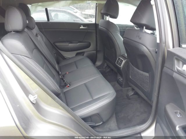 KNDPNCAC7H7260828 KIA Sportage Ex