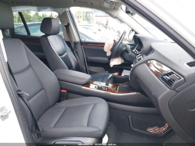 2016 BMW X3 5UXWX9C59G0D72238 Photo 4