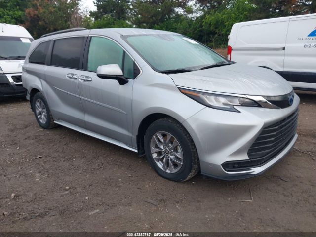 2022 TOYOTA SIENNA 5TDKSKFC0NS049431