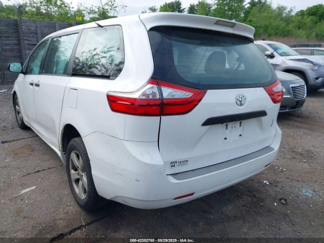 2017 TOYOTA SIENNA 5TDZZ3DC3HS793595 Photo 2