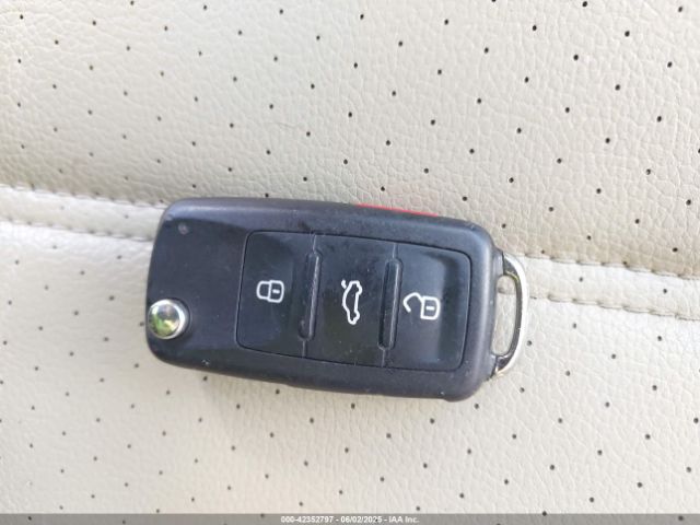 3VWD17AJ1EM383107 Volkswagen Jetta