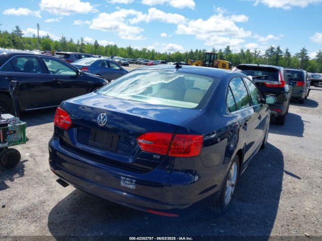 3VWD17AJ1EM383107 Volkswagen Jetta