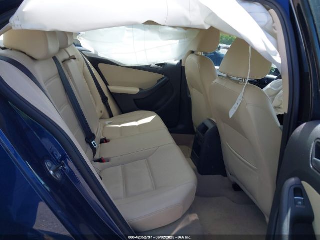3VWD17AJ1EM383107 Volkswagen Jetta