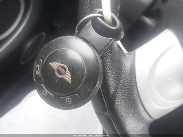 2010 MINI COOPER S WMWMS3C5XATY50784 Photo 10