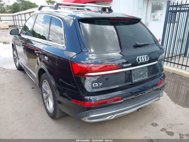 2020 AUDI Q7 WA1LXAF74LD006068 Photo 2