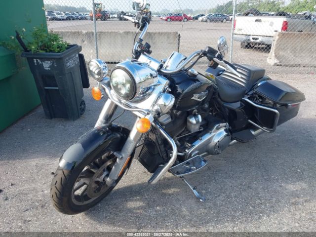 2018 HARLEY-DAVIDSON FLHR 1HD1FBC11JB660474 Photo 1