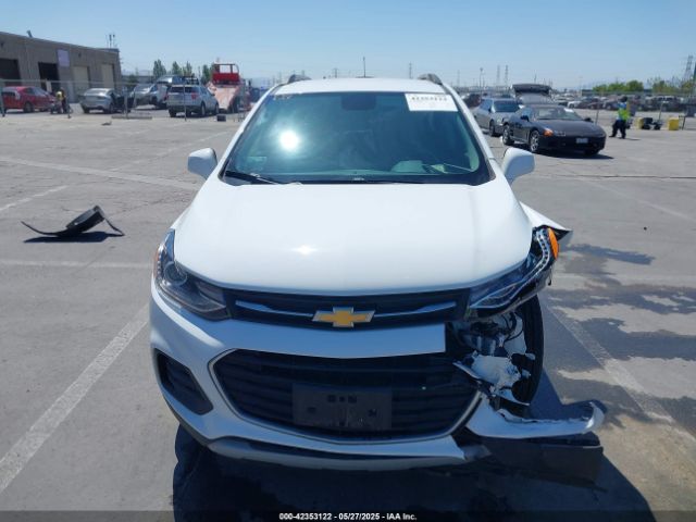 KL7CJLSB3KB963960 Chevrolet Trax Lt