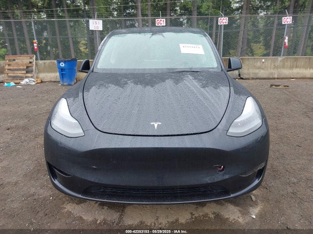 7SAYGDEE5SF262744 Tesla 2025