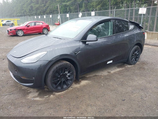 2025 TESLA MODEL Y 7SAYGDEE5SF262744 Photo 1