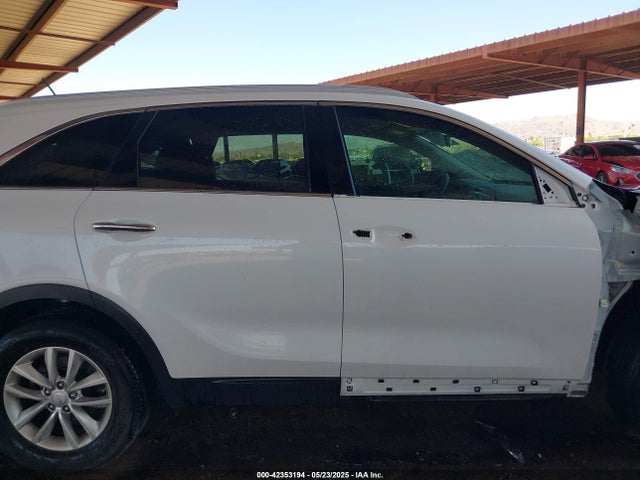 2016 Kia Sorento 2.4l Lx მანქანა იყიდება აუქციონზე, vin: 5XYPG4A3XGG169988, აუქციონის ნომერი: 42353194