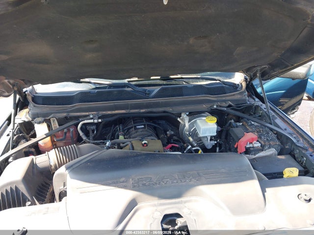 42353217 :رقم المزاد ، 3C6UR5DJ4KG666629 vin ، 2019 Ram 2500 Big Horn  4x4 6'4 Box مزاد بيع