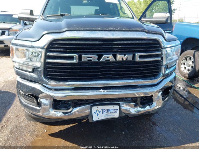 42353217 :رقم المزاد ، 3C6UR5DJ4KG666629 vin ، 2019 Ram 2500 Big Horn  4x4 6'4 Box مزاد بيع