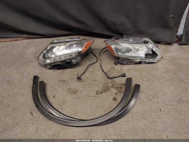 5N1AT2MV6FC903897 Nissan Rogue Sl