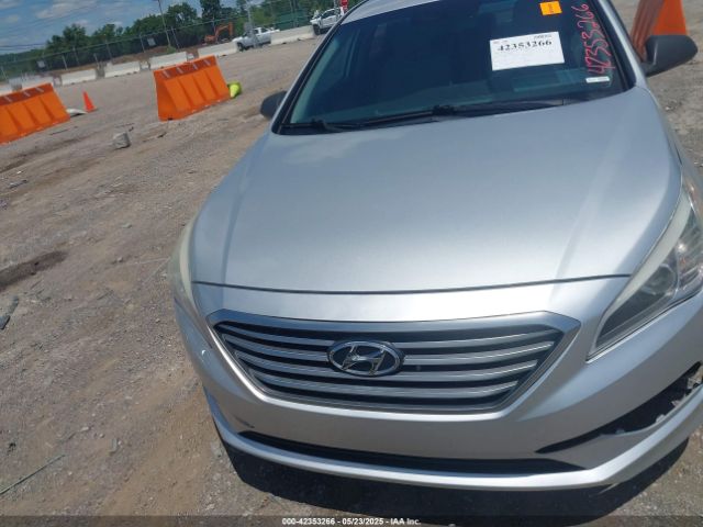 5NPE24AF2GH303885 Hyundai SONATA SE