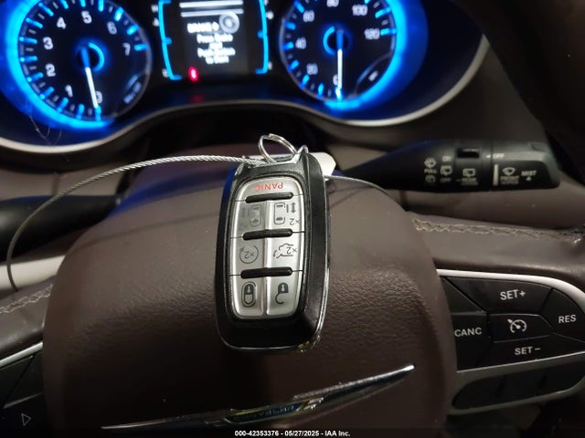 42353376 :رقم المزاد ، 2C4RC1BG7HR507820 vin ، 2017 Chrysler Pacifica Touring-l مزاد بيع