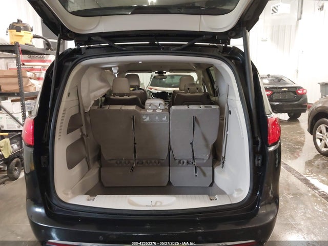 42353376 :رقم المزاد ، 2C4RC1BG7HR507820 vin ، 2017 Chrysler Pacifica Touring-l مزاد بيع