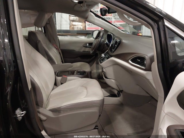 42353376 :رقم المزاد ، 2C4RC1BG7HR507820 vin ، 2017 Chrysler Pacifica Touring-l مزاد بيع