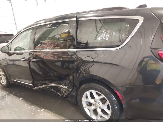 42353376 :رقم المزاد ، 2C4RC1BG7HR507820 vin ، 2017 Chrysler Pacifica Touring-l مزاد بيع