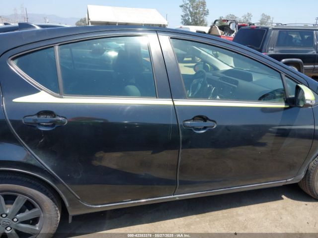 JTDKDTB37G1115950 Toyota Prius C Persona Series