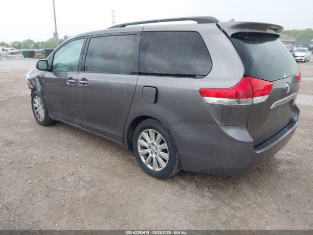 2014 TOYOTA SIENNA 5TDYK3DC0ES429307 Photo 2