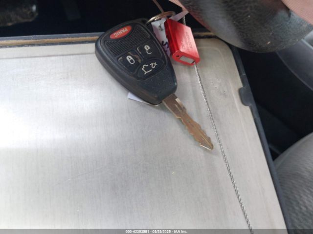 1C3CCBAB4EN141488 Chrysler 200 LX