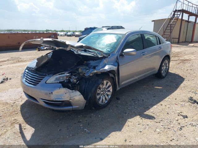 1C3CCBAB4EN141488 Chrysler 200 LX
