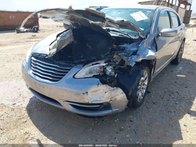 1C3CCBAB4EN141488 Chrysler 200 LX