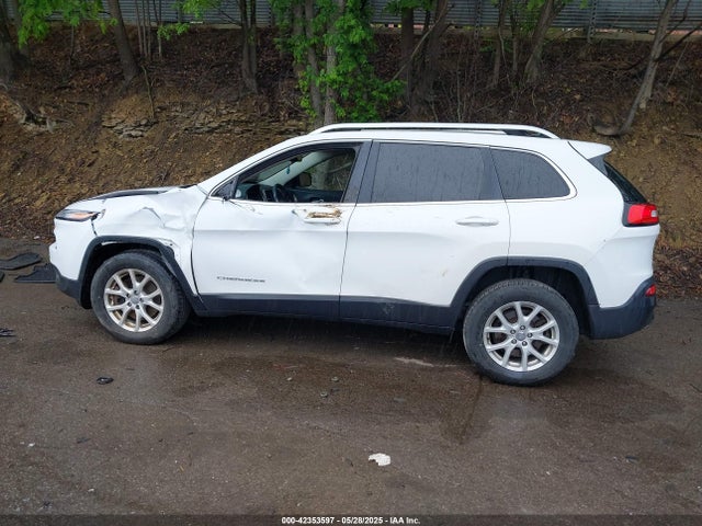 Jeep Cherokee Latitude 2016 1C4PJMCB4GW117832 Image 35