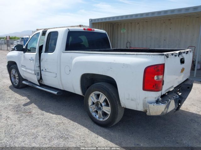 2013 CHEVROLET SILVERADO 1500 1GCRCSE00DZ412973 Photo 2