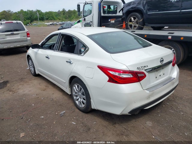 2017 Nissan Altima 2.5 S მანქანა იყიდება აუქციონზე, vin: 1N4AL3AP7HC205548, აუქციონის ნომერი: 42353622