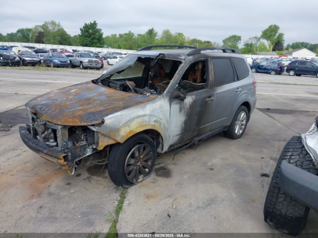2013 SUBARU FORESTER JF2SHADC4DH444650 Photo 1