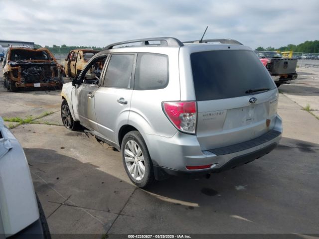 2013 SUBARU FORESTER JF2SHADC4DH444650 Photo 2