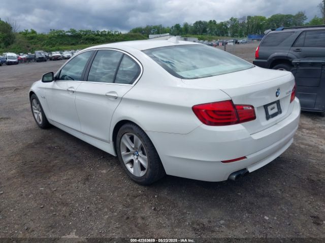 2011 BMW 528I WBAFR1C53BC738449 Photo 2