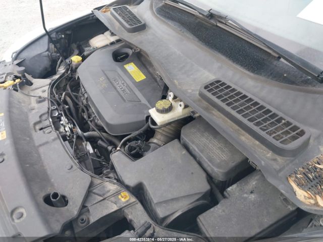 1FMCU0JX1EUA44226 Ford Escape Titanium