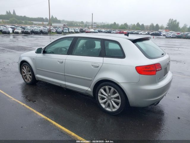 2011 AUDI A3 WAUBEAFMXBA149181 Photo 2