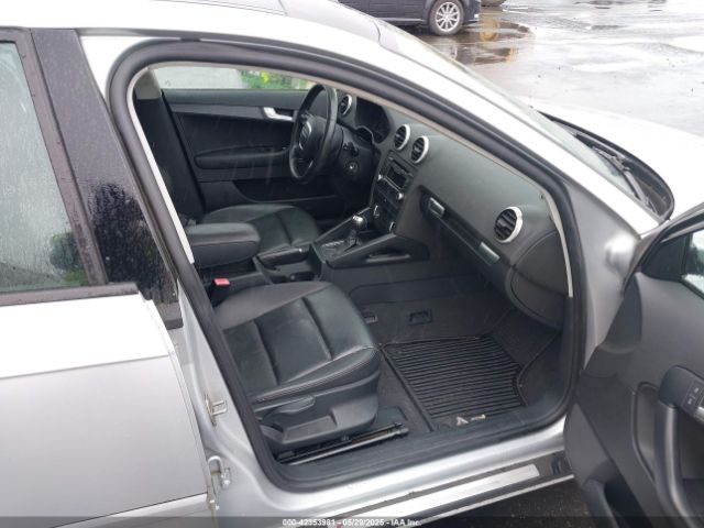 2011 AUDI A3 WAUBEAFMXBA149181 Photo 4