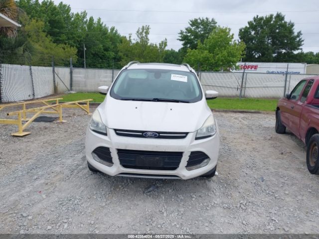 1FMCU9J90EUA18660 Ford Escape Titanium