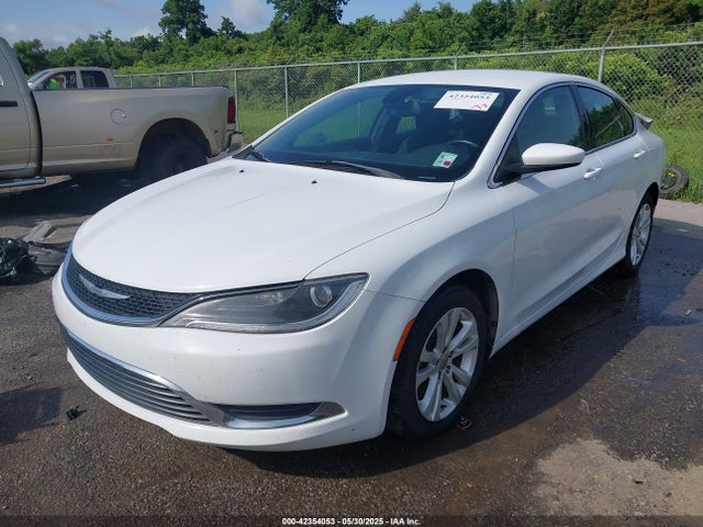 Chrysler 200 Limited 2016 1C3CCCAB6GN152517 Image 2