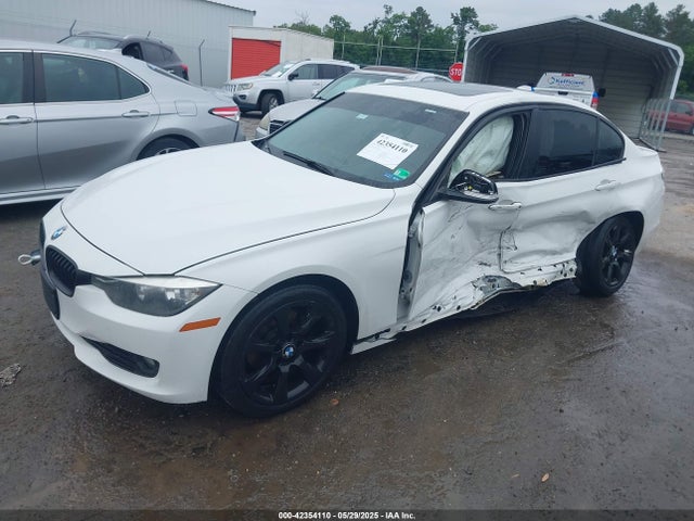 BMW 320i 2014 WBA3C3G58ENS70267 Image 2