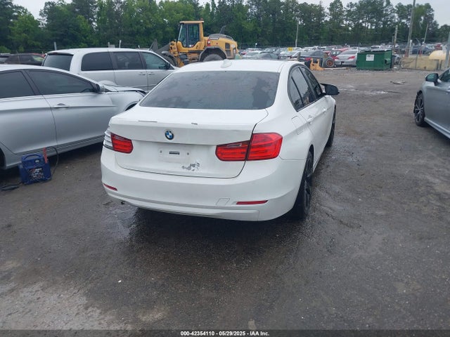BMW 320i 2014 WBA3C3G58ENS70267 Image 4