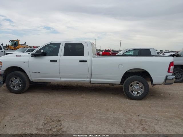 3C6UR5HJXNG203649 RAM 2500 Tradesman  4x4 8' Box