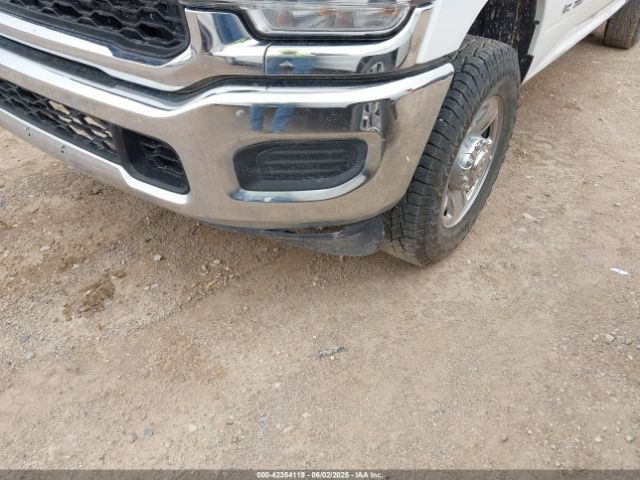 3C6UR5HJXNG203649 RAM 2500 Tradesman  4x4 8' Box