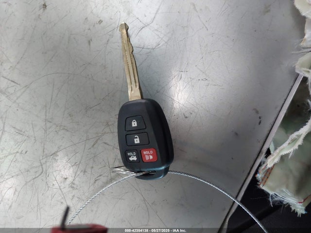5YFBURHE6JP773158 Toyota COROLLA LE