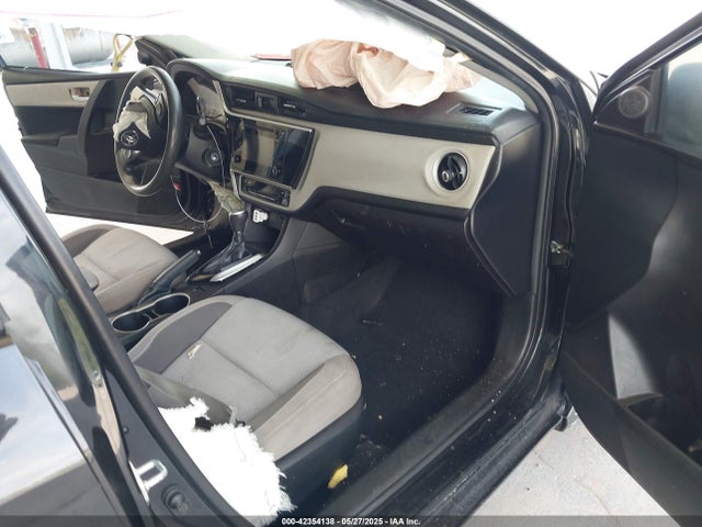 5YFBURHE6JP773158 Toyota COROLLA LE