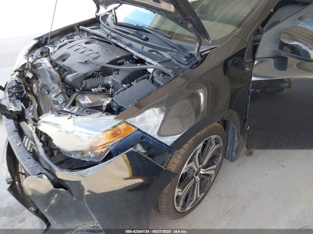 5YFBURHE6JP773158 Toyota COROLLA LE