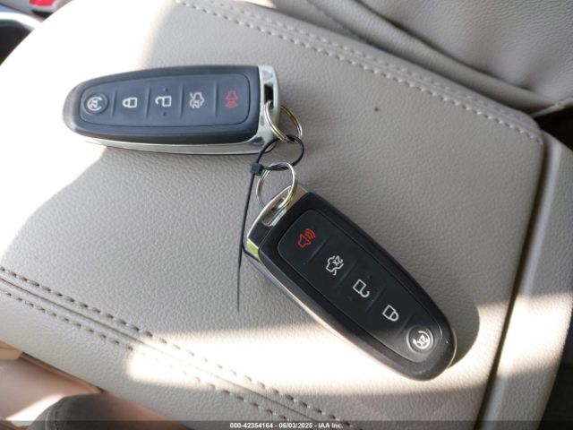 1FMCU0J93FUC55513 Ford Escape Titanium